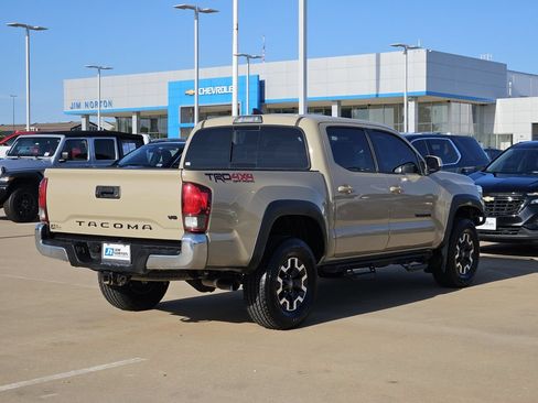 Used 2019 Toyota Tacoma TRD Off-Road AWD/4WD image 7