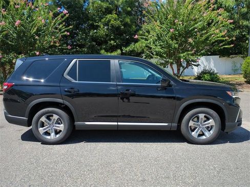 New 2025 Honda Pilot EX-L image 3