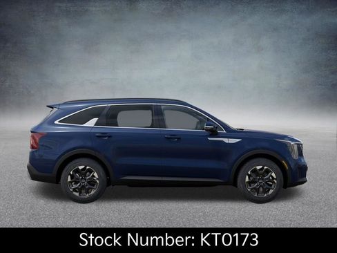 New 2026 Kia Sorento S image 8