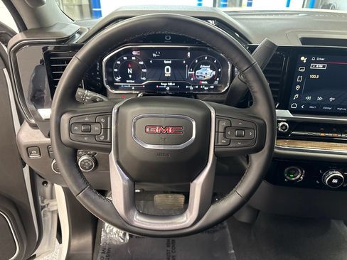 Used 2024 GMC Sierra 1500 Elevation AWD/4WD image 12