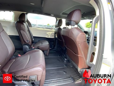 Used 2024 Toyota Sienna Platinum AWD/4WD image 20