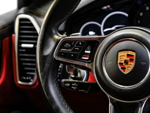Used 2019 Porsche Cayenne AWD/4WD image 22