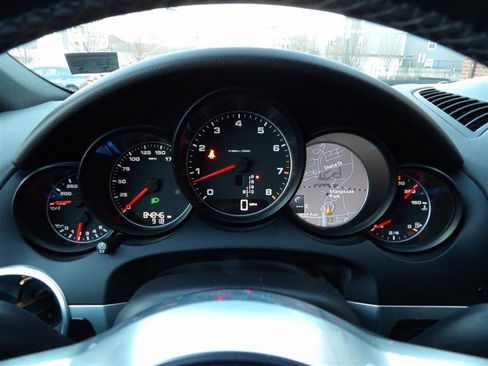 Used 2016 Porsche Cayenne image 32