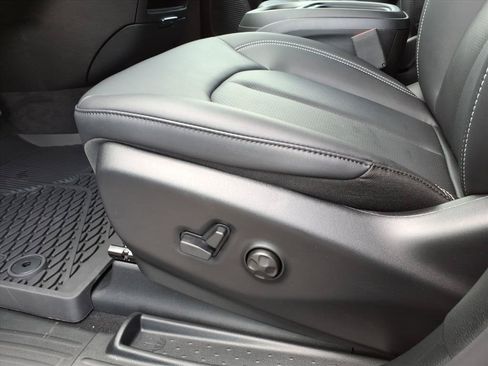 New 2027 Chrysler Pacifica LX FWD image 18