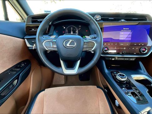 Used 2023 Lexus RZ 450e Premium image 5