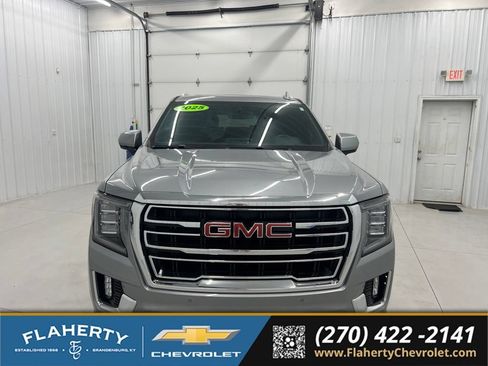 Used 2023 GMC Yukon XL SLT AWD/4WD image 7