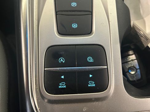 Used 2021 Ford Explorer XLT w/ Equipment Group 202A RWD image 19