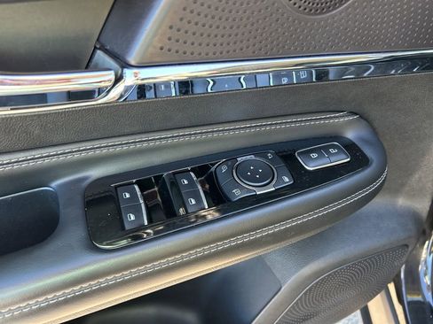 Used 2023 Lincoln Corsair Standard image 18