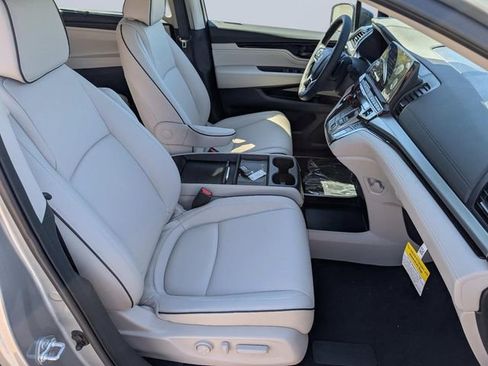 New 2026 Honda Odyssey Touring image 24