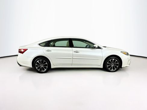 Used 2017 Toyota Avalon XLE Plus w/ All Weather Liner Package FWD image 10