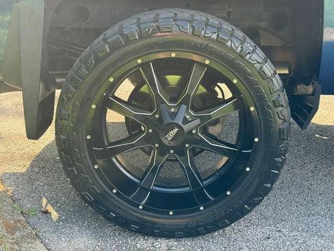 Used 2018 Chevrolet Silverado 1500 LT w/ LT Plus Package AWD/4WD image 37