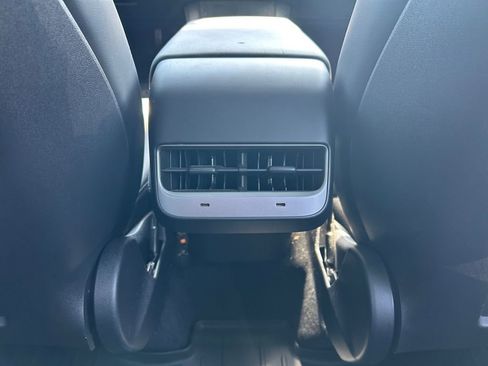 Used 2023 Tesla Model Y Long Range AWD/4WD image 25