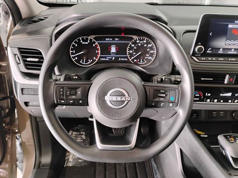 Used 2024 Nissan Rogue SV FWD image 39