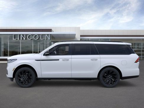 New 2026 Lincoln Navigator L Reserve w/ Jet Appearance Package image 3