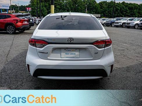 Used 2021 Toyota Corolla LE FWD image 12