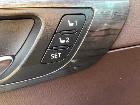 Used 2021 Toyota Highlander Platinum AWD/4WD image 32