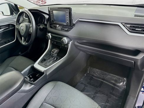 Certified 2022 Toyota RAV4 XLE image 33