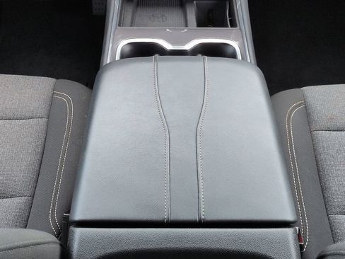 Used 2025 GMC Acadia Elevation FWD image 19