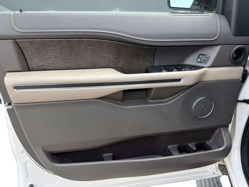 Used 2018 Ford Expedition Limited w/ Equipment Group 302A RWD image 12