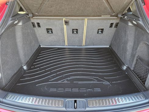 Certified 2025 Porsche Macan image 31