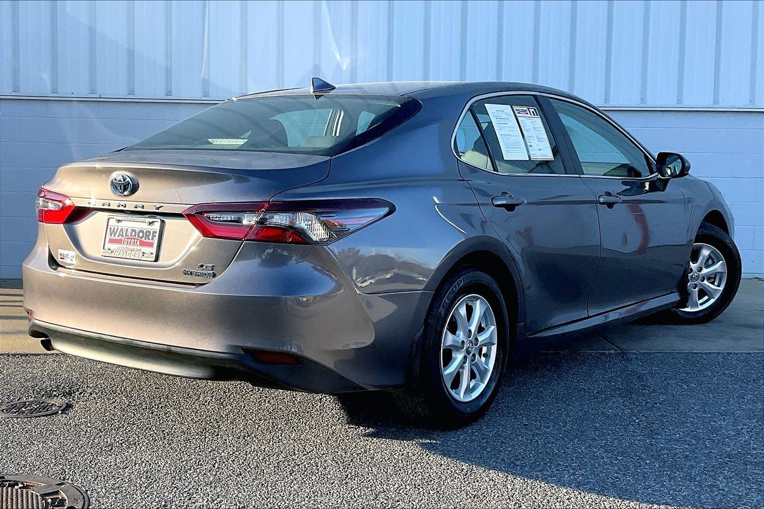 Used 2022 Toyota Camry LE FWD image 17