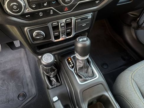 Used 2025 Jeep Wrangler Unlimited Sport AWD/4WD image 22