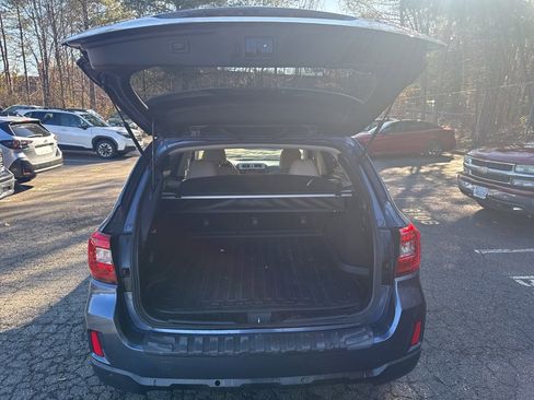 Used 2017 Subaru Outback 2.5i Limited image 6