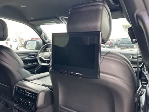 New 2024 Jeep Wagoneer Series III w/ Rear Seat Video Group 1 image 4