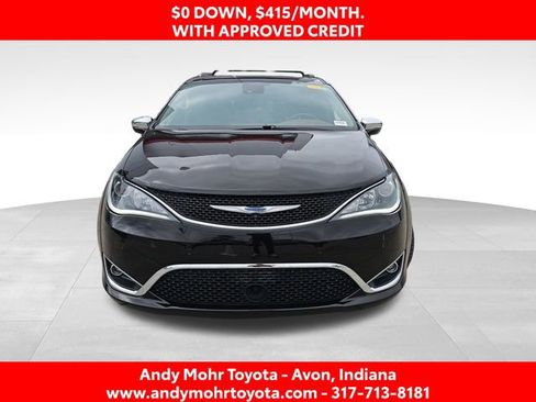 Used 2018 Chrysler Pacifica Limited w/ Advanced Safetytec Group FWD image 3