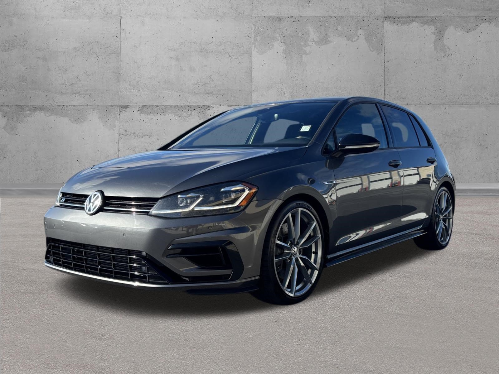 Used 2018 Volkswagen Golf R 4-Door AWD/4WD image 3