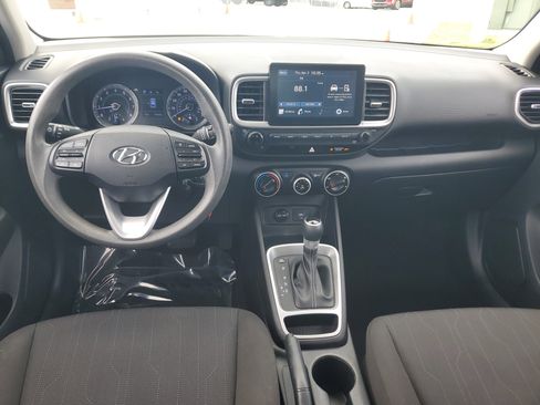 Used 2021 Hyundai Venue SE image 15