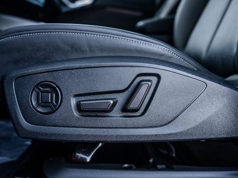 Used 2023 Audi Q4 e-tron Premium Plus w/ Premium Plus image 16