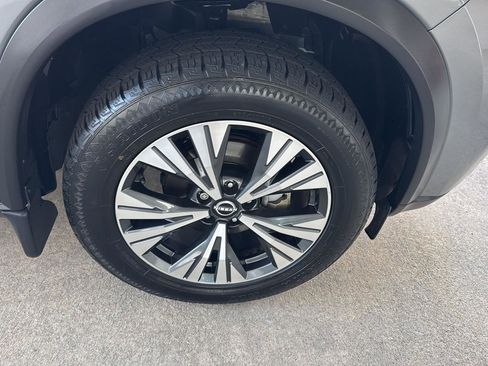 Used 2022 Nissan Rogue SV image 35