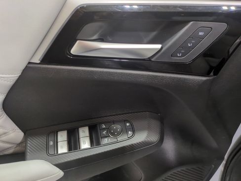 Used 2023 Mitsubishi Outlander SEL AWD/4WD image 19