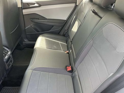Certified 2022 Volkswagen Taos SE FWD image 23