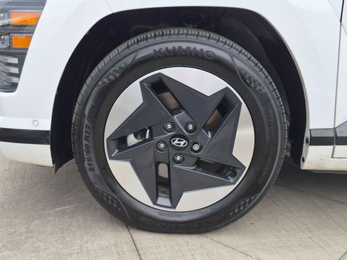 Certified 2024 Hyundai Kona Limited FWD image 13