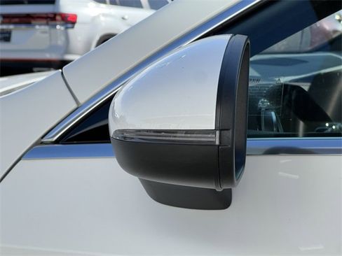 Certified 2025 Mercedes-Benz CLA 250 4MATIC image 38