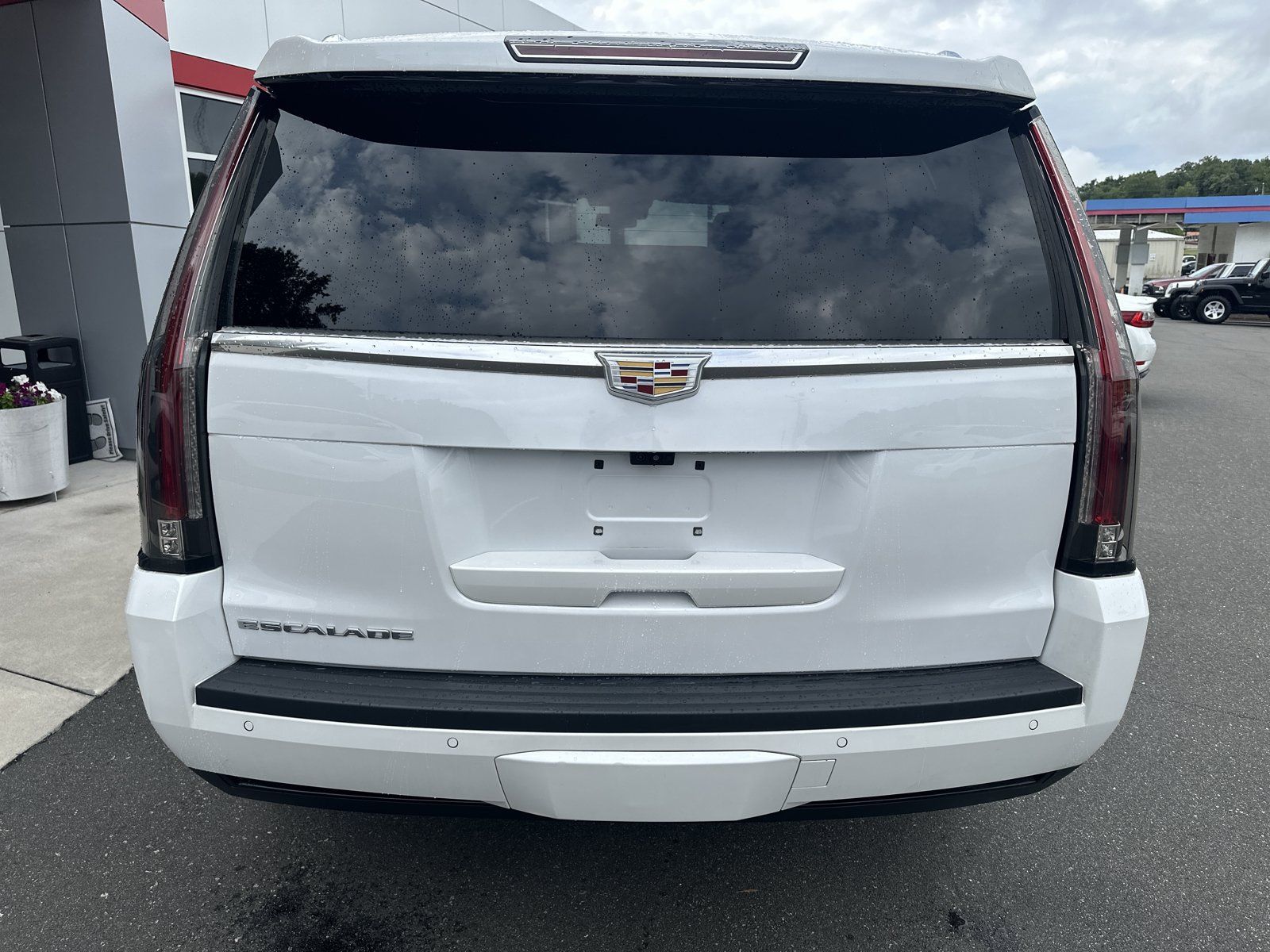 Used 2020 Cadillac Escalade Luxury AWD/4WD image 7