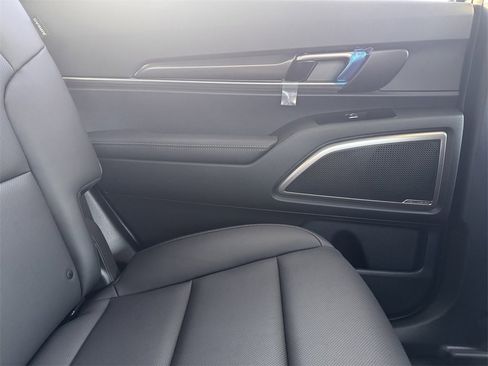 New 2025 Kia Telluride S image 30