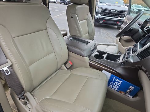 Used 2017 Chevrolet Tahoe LT w/ LT Signature Package image 10