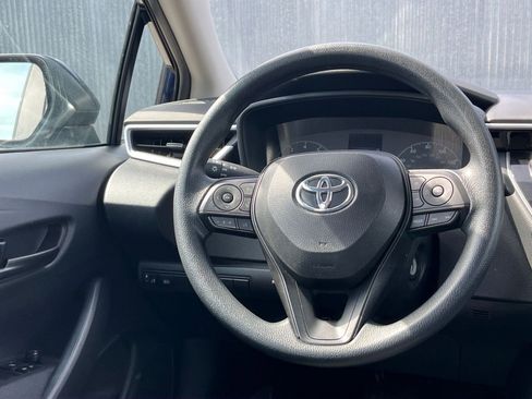 Used 2025 Toyota Corolla LE image 27