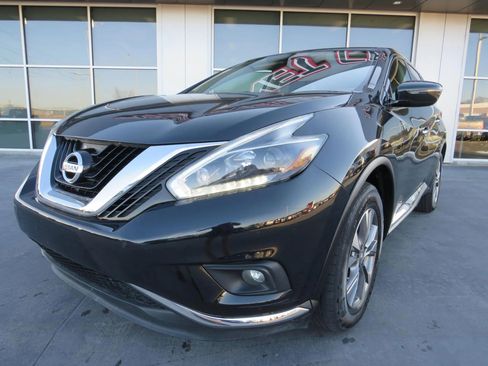 Used 2018 Nissan Murano S image 3