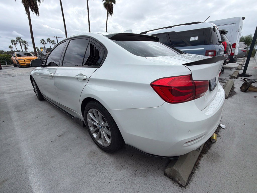 Used 2016 BMW 320i Sedan RWD image 5