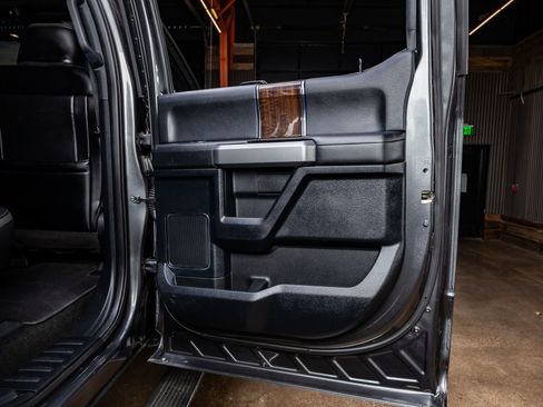 Used 2017 Ford F350 Platinum w/ Platinum Ultimate Package image 39