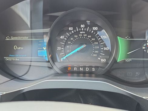 Used 2018 Ford Edge Titanium w/ Technology Package AWD/4WD image 21