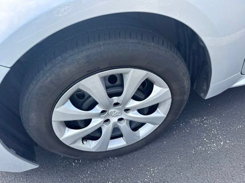 Used 2024 Toyota Corolla LE FWD image 5
