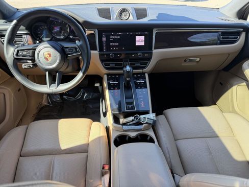 Used 2024 Porsche Macan AWD/4WD image 24