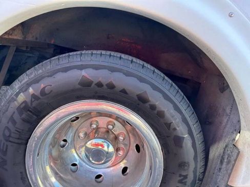 Used 2006 Ford E-350 and Econoline 350 Super Duty image 23