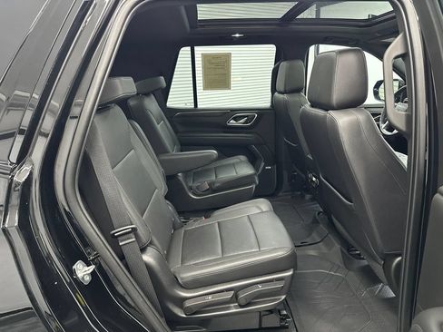 Used 2022 Chevrolet Tahoe Z71 w/ Luxury Package AWD/4WD image 16
