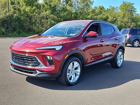 Certified 2024 Buick Encore GX Preferred w/ Comfort Package image 3